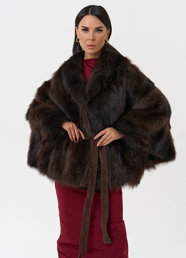 Женская шуба из меха канадского енота модель № 31086 меха малина