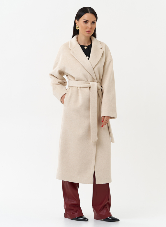 Женское пальто с английским воротником