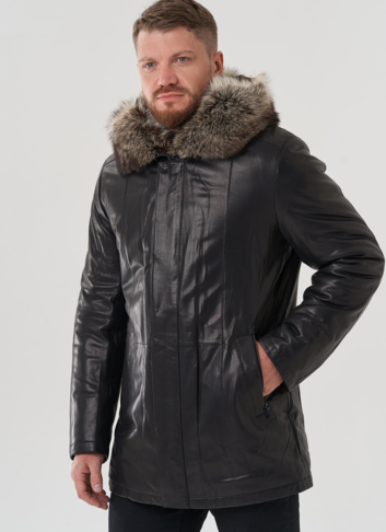 Мужская куртка с капюшоном на мехе из волка
