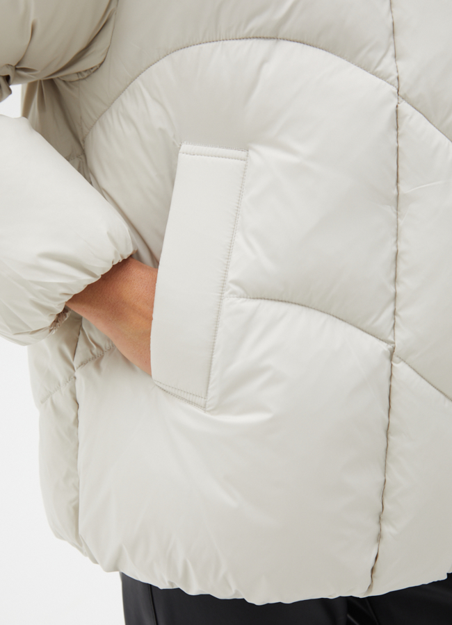 Женский светлый пуховик с капюшоном модель № 31130 универмаг малина