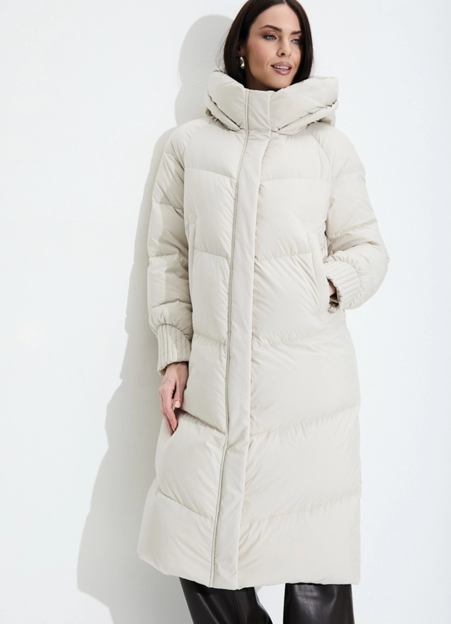Женский пуховик с капюшоном модель № 33745 меха малина фото