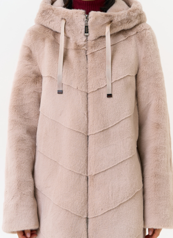 Женская шуба из эко меха с капюшоном