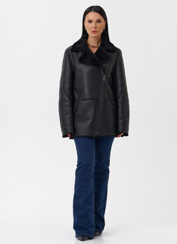 Женская дубленка черного цвета 