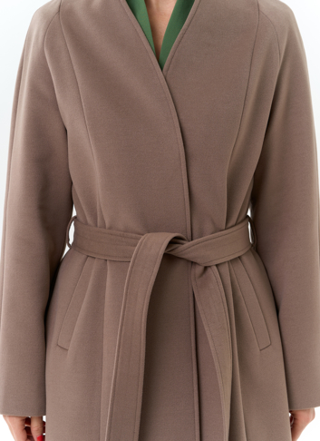 Женское пальто с поясом