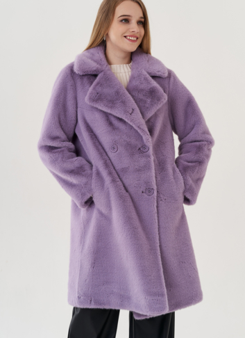 Женское пальто из эко меха на пуговицах