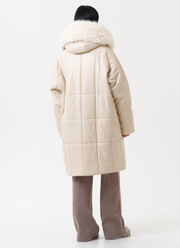 Пуховик из эко кожи с капюшоном из эко меха 