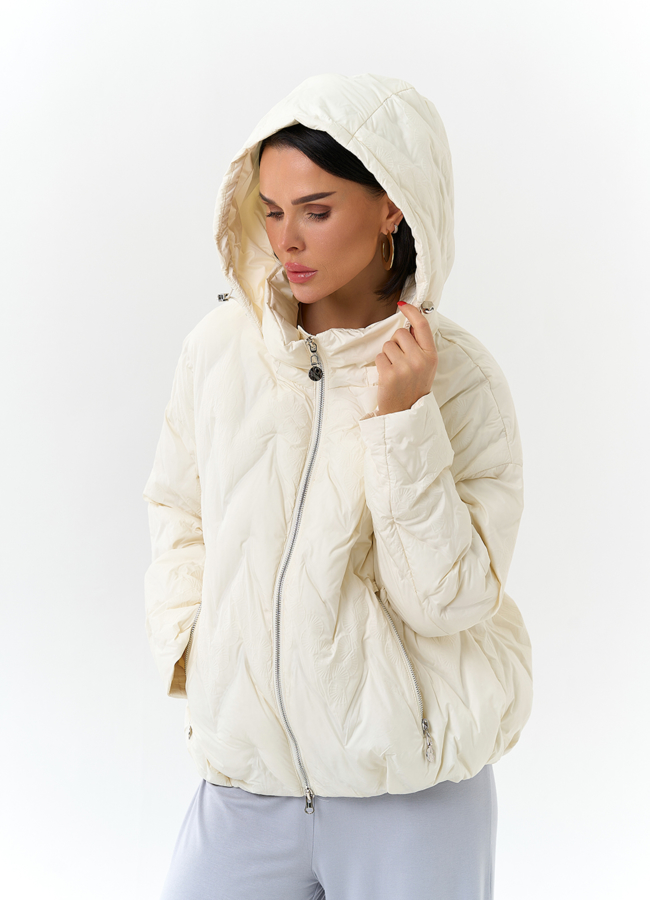 Женская куртка с капюшоном  модель № 32671 универмаг малина