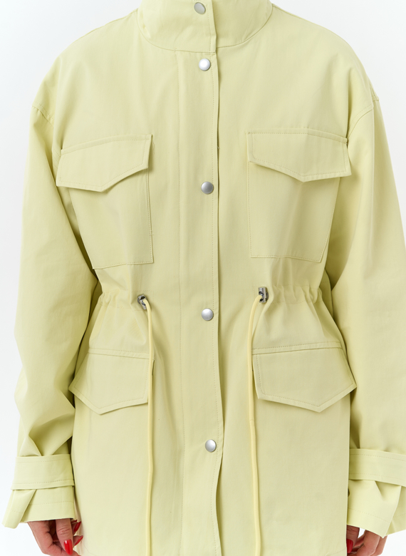 Женская ветровка с воротником стойкой