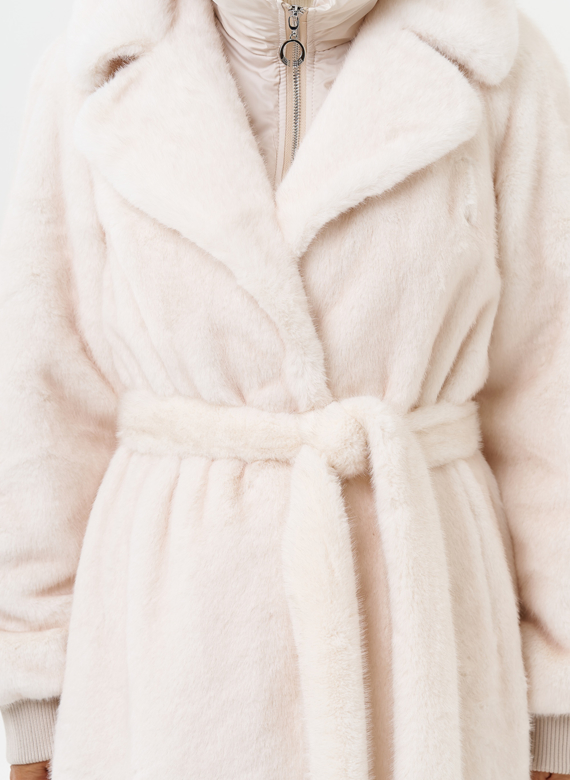 Женская шуба со съёмным капюшоном