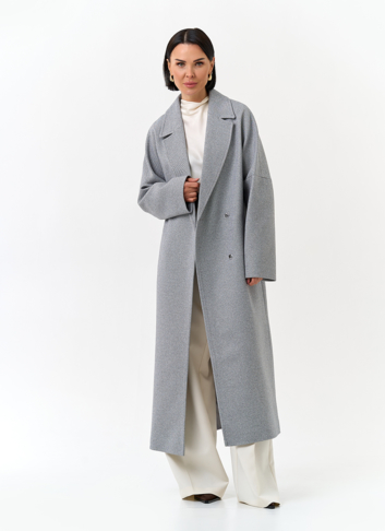 Женское пальто с английским воротником