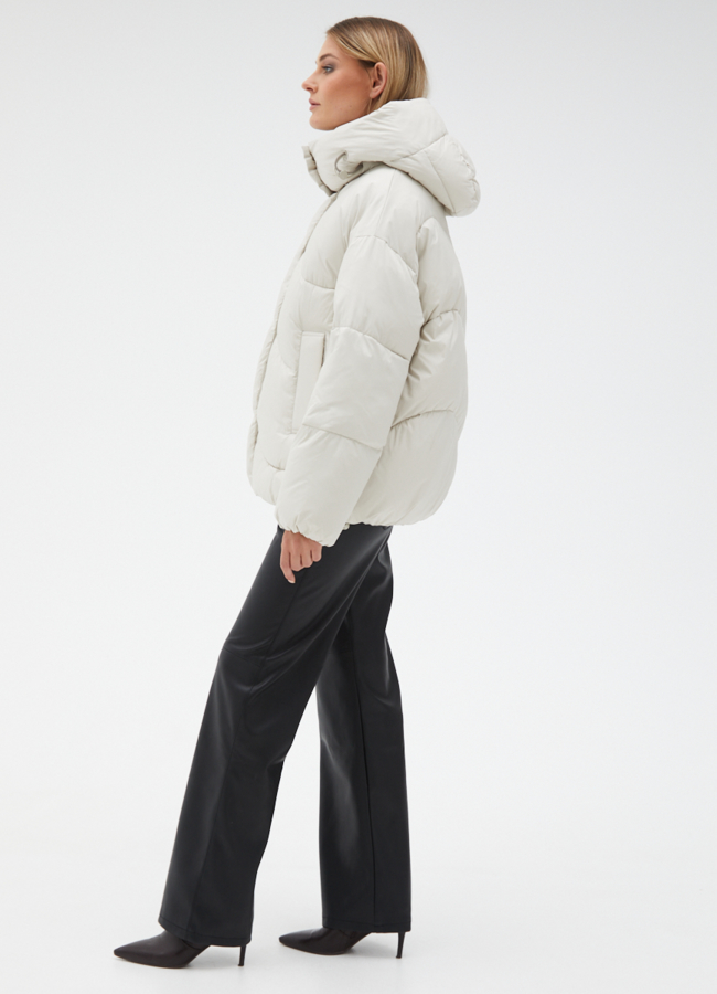 Женский светлый пуховик с капюшоном модель № 31130 в рассрочку