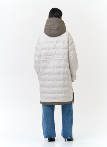 Женское утепленное пальто с капюшоном