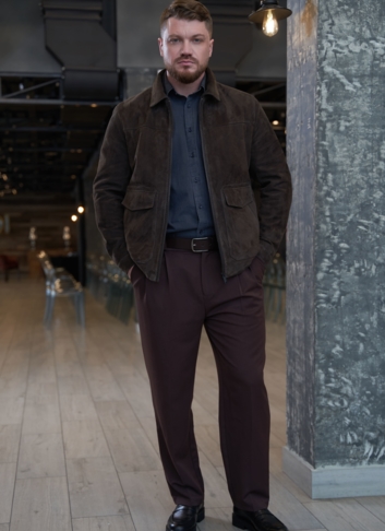 Мужская куртка из натуральной замши коричневого цвета