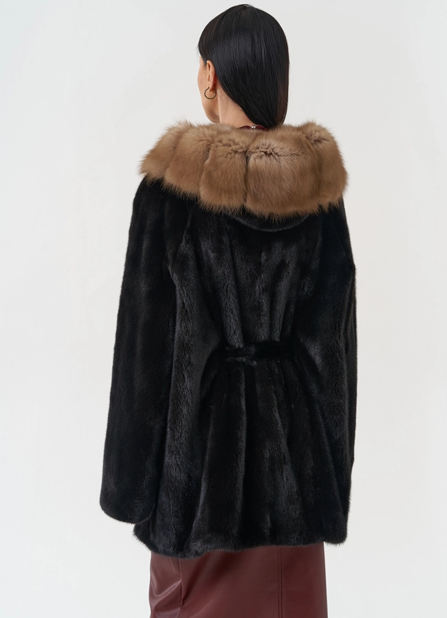 Норковая шуба с капюшоном из меха куницы модель № 30481 универмаг малина