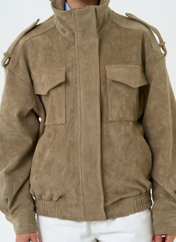 Женская куртка бомбер из эко замши