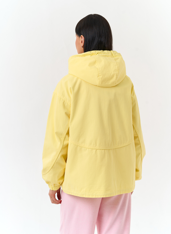 Женская ветровка с капюшоном 