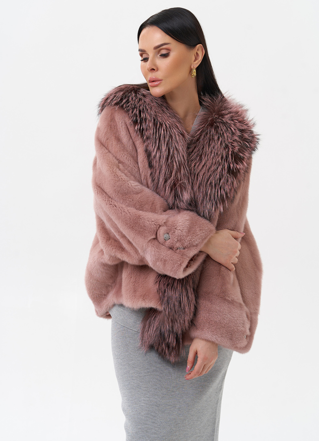 Короткая шуба из норки с чернобуркой модель № 28802 универмаг малина