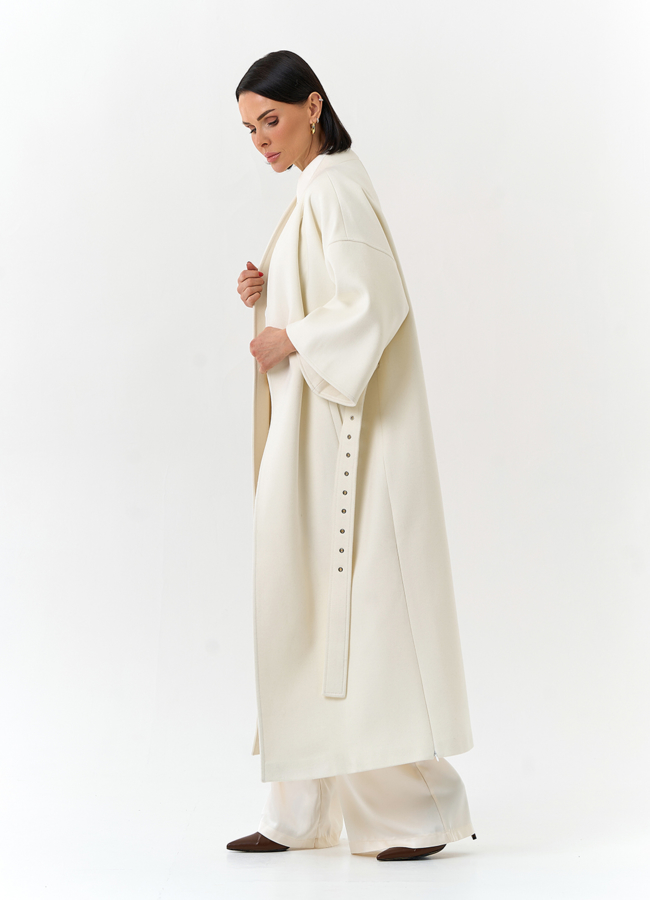 Женское пальто белого цвета модель № 32642 универмаг малина