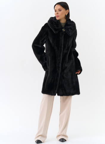 Шуба из норки с капюшоном черного цвета