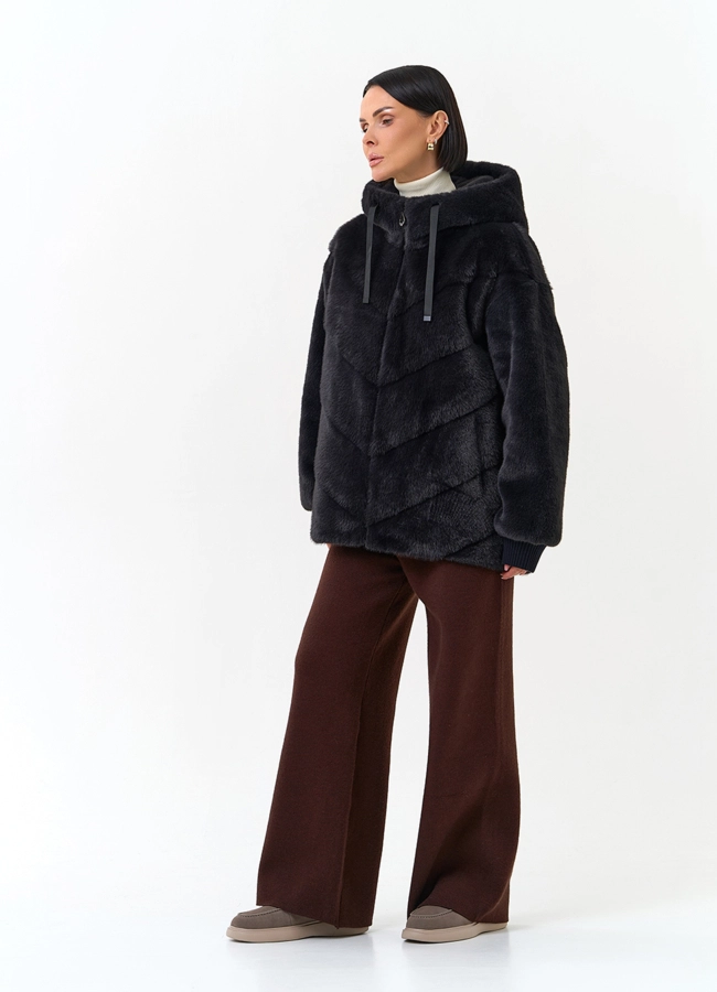 Куртка из эко меха с капюшоном модель № 33921 в рассрочку фото