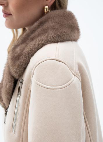 Женская дубленка из эко кожи с отделкой из эко меха