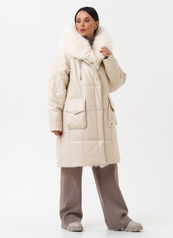 Пуховик из эко кожи с капюшоном из эко меха 