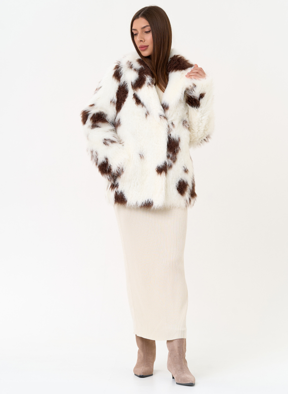 Женская шуба из эко меха с анималистическим принтом